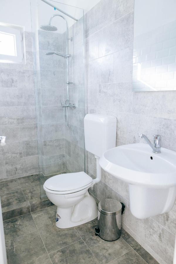 Neva Apartments Făgăraş Zewnętrze zdjęcie